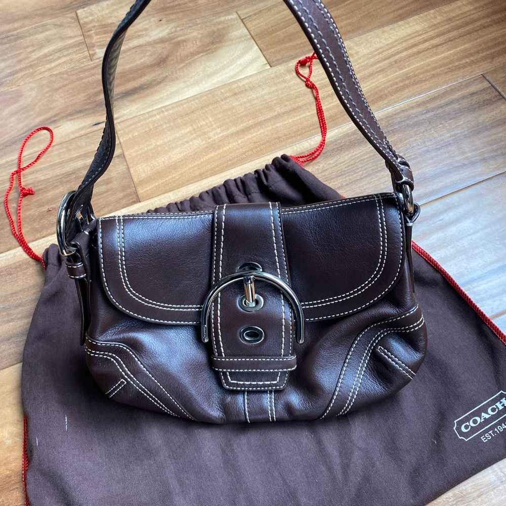 Vintage Coach Chocolate Brown Leather Shoulder Bag with Buckle Detail - Picture 3 of 6